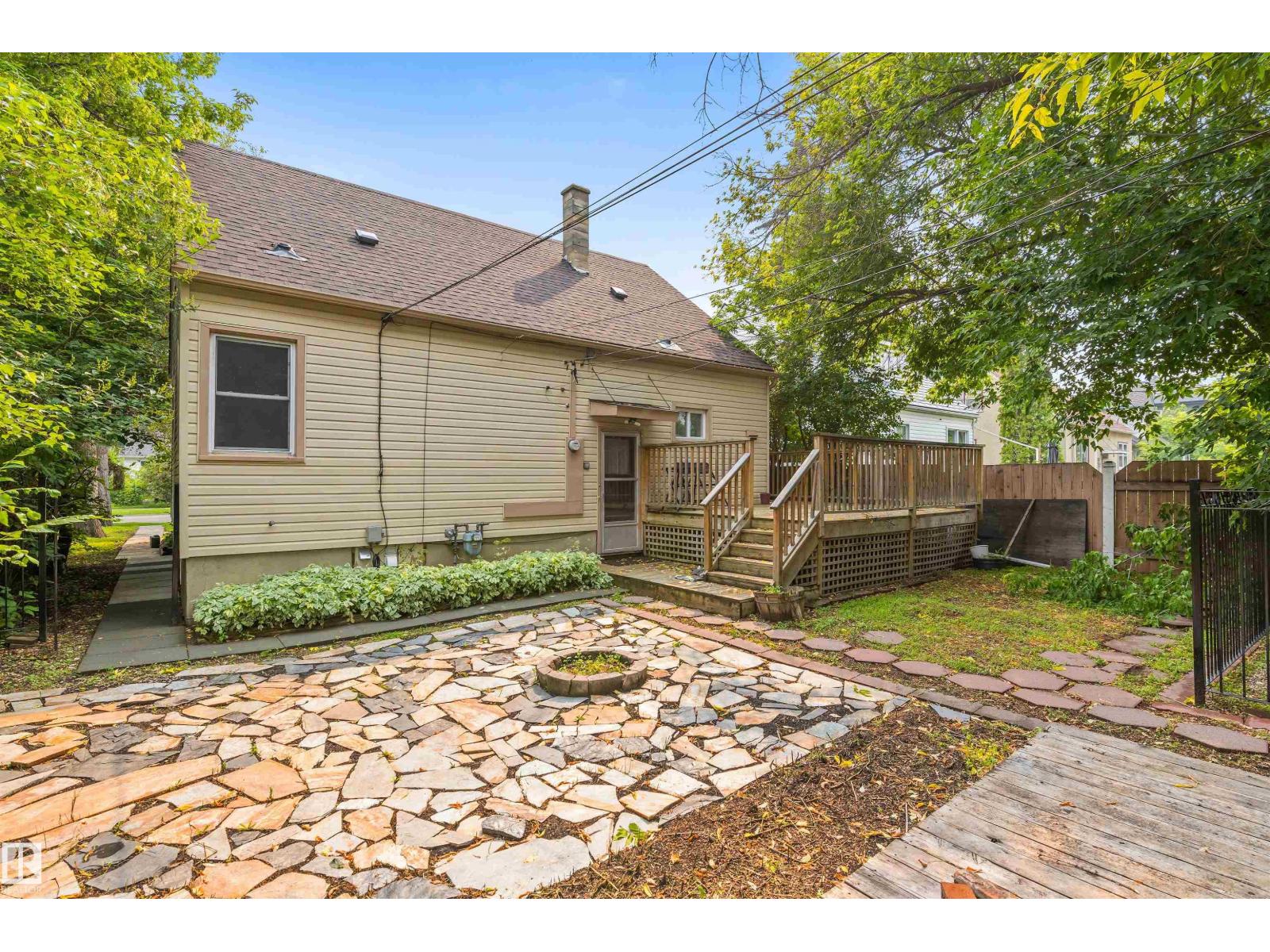 11230 75 AV NW - 40