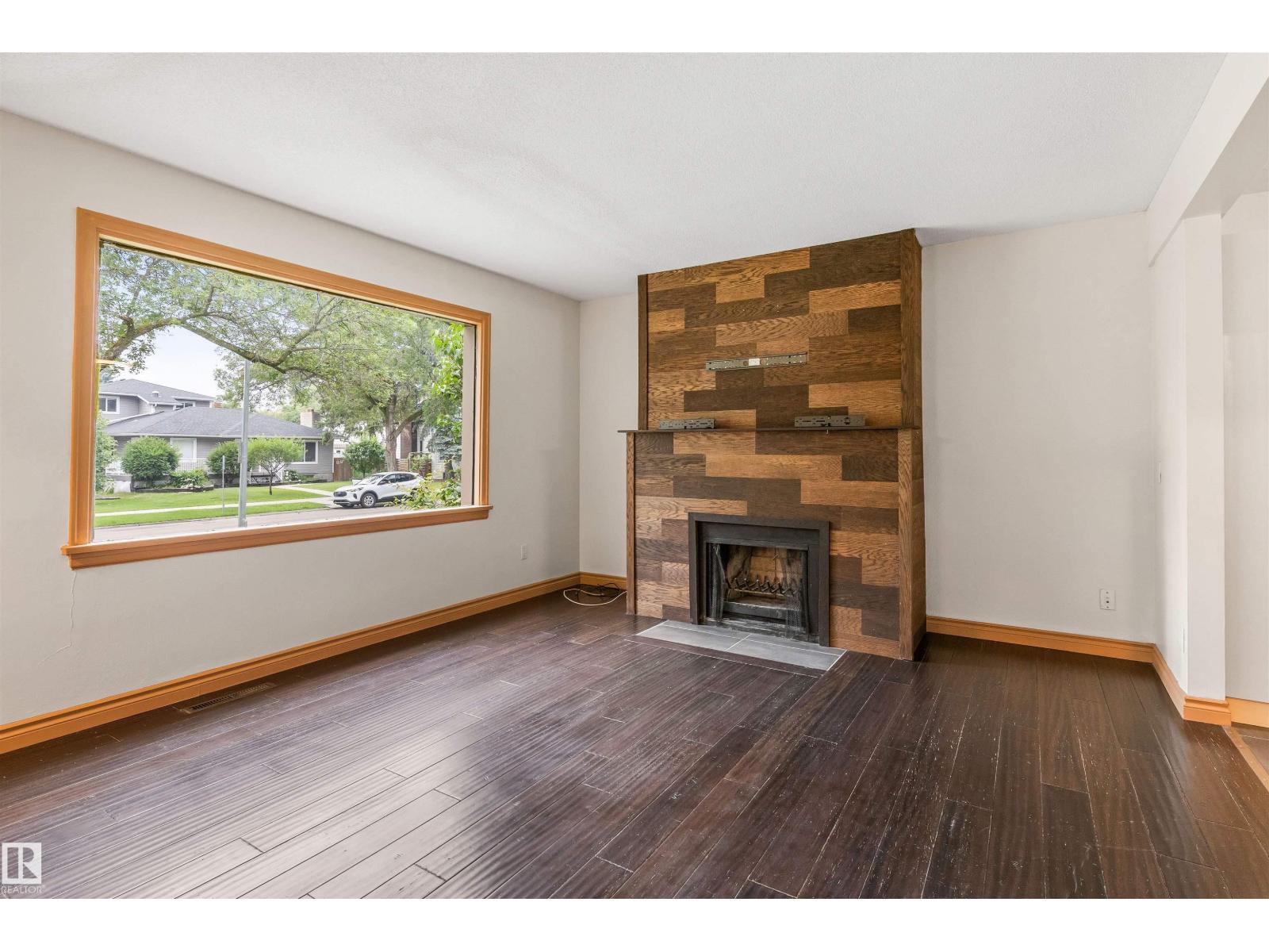 11230 75 AV NW - 5