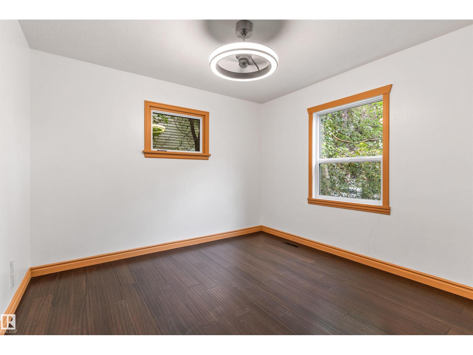 11230 75 AV NW - 8