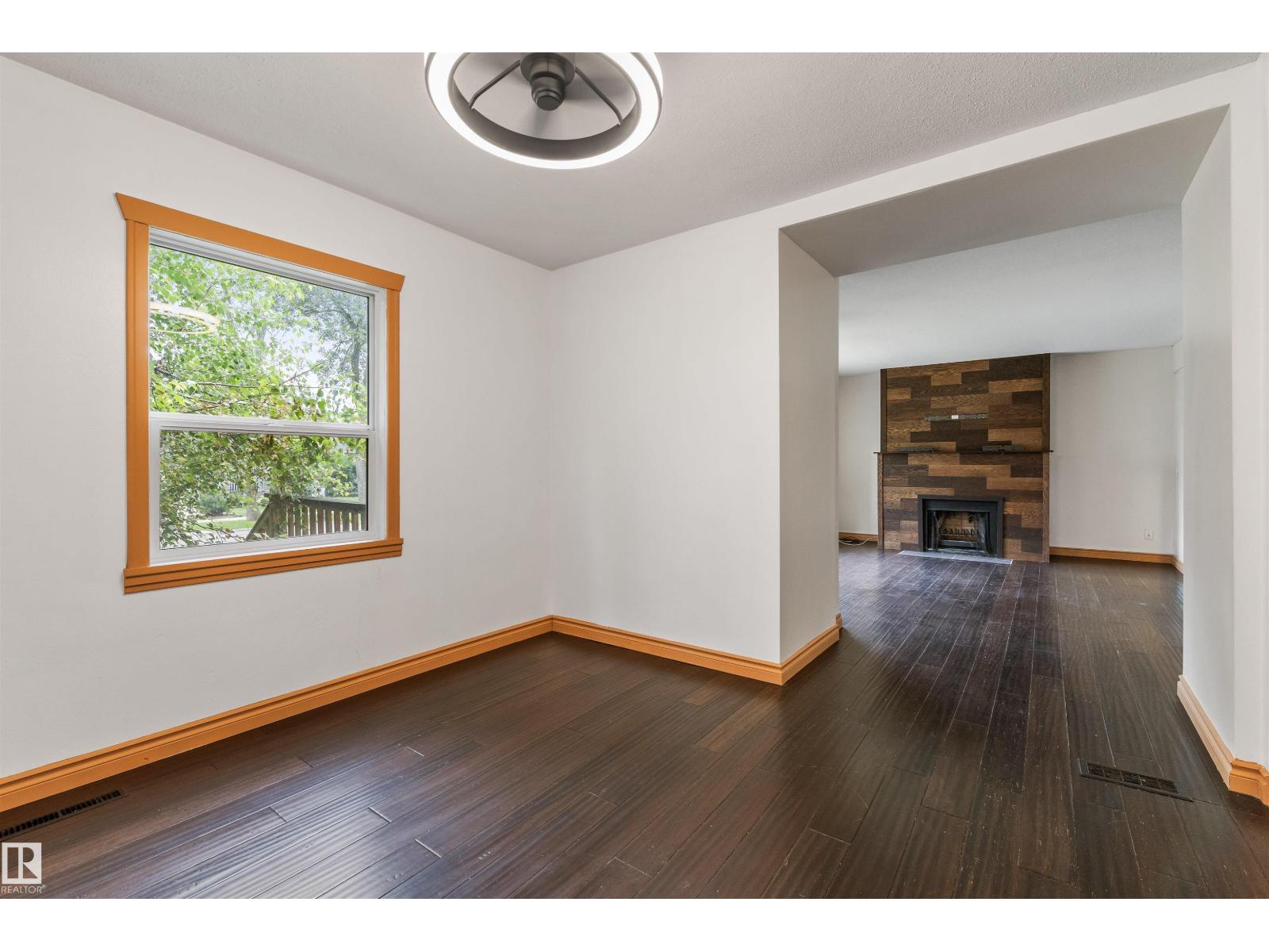 11230 75 AV NW - 9