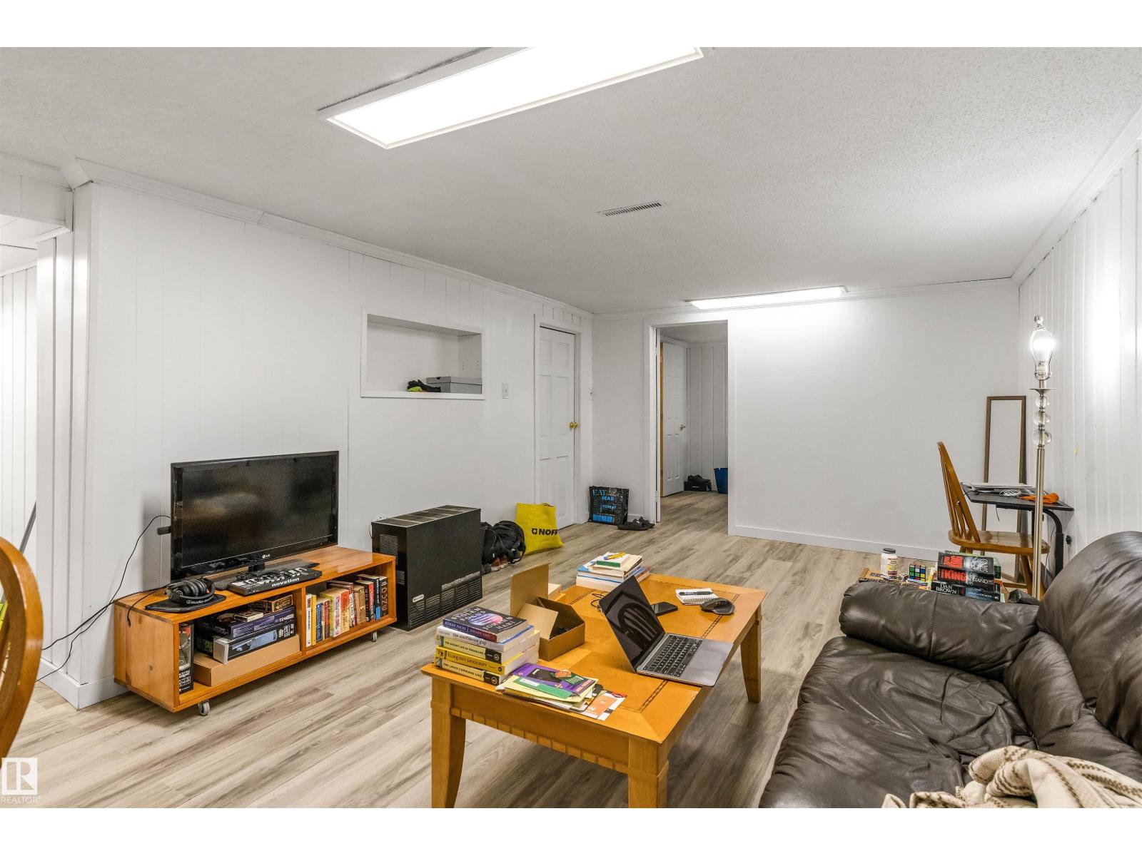 11230 75 AV NW - 28