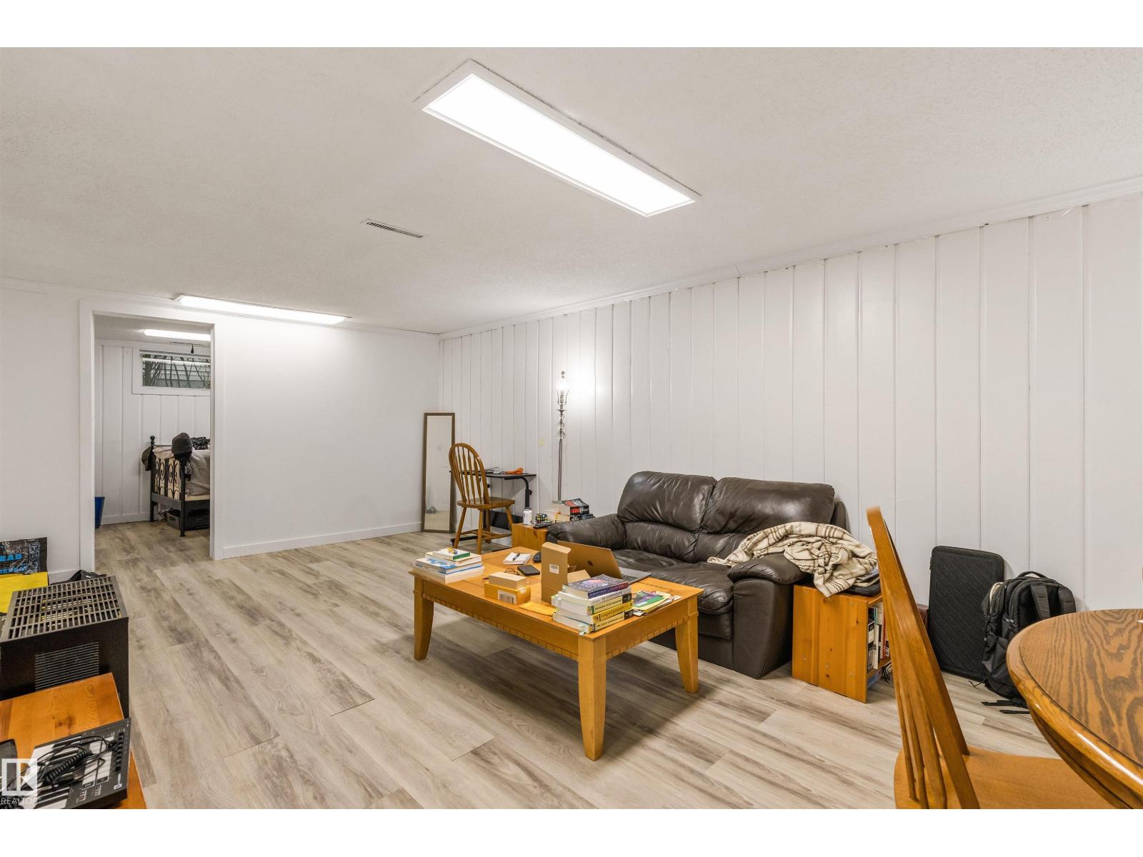 11230 75 AV NW - 29