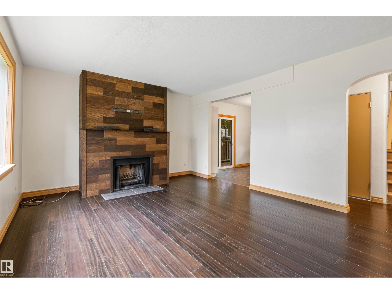 11230 75 AV NW - 4