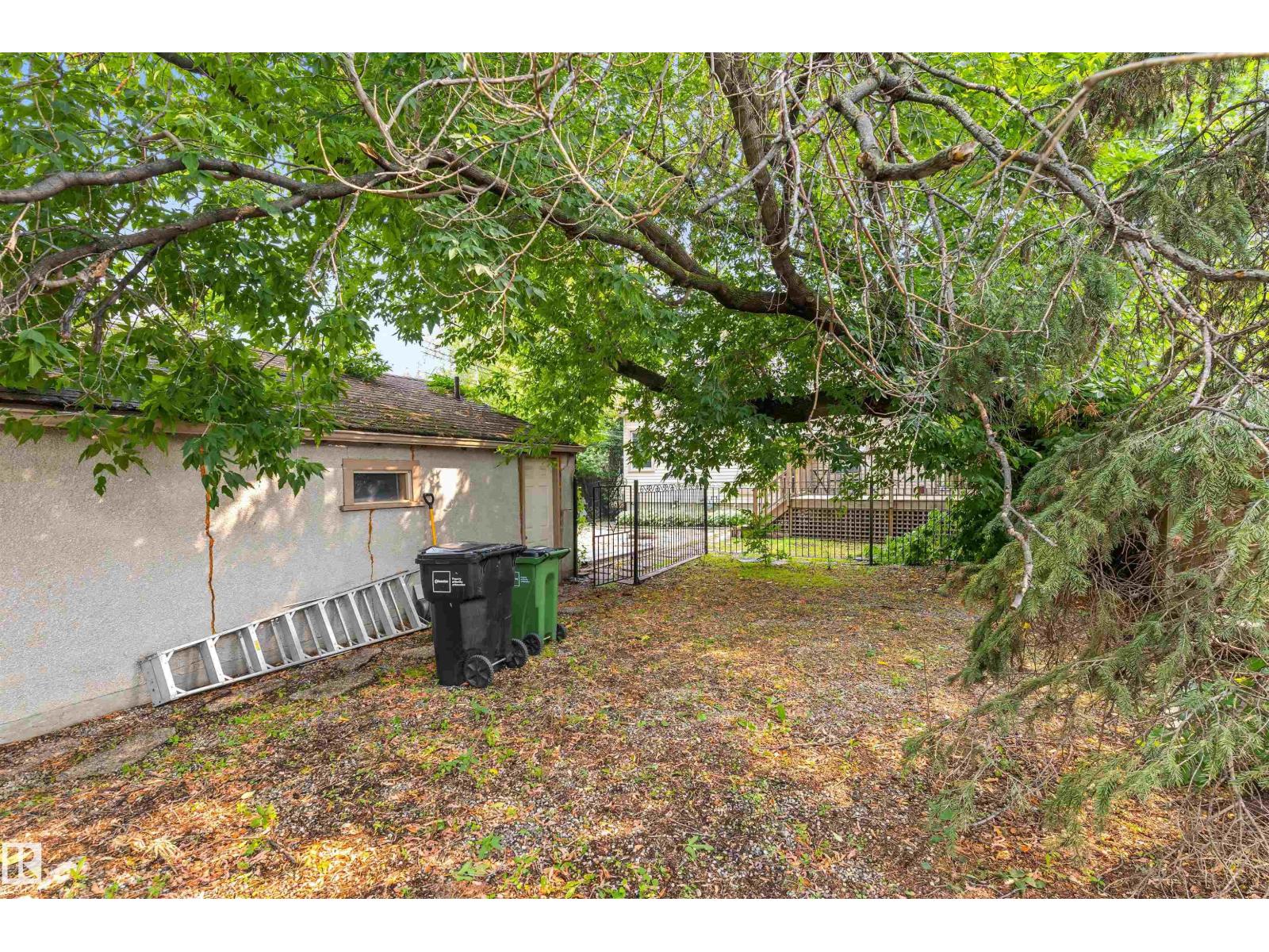 11230 75 AV NW - 44