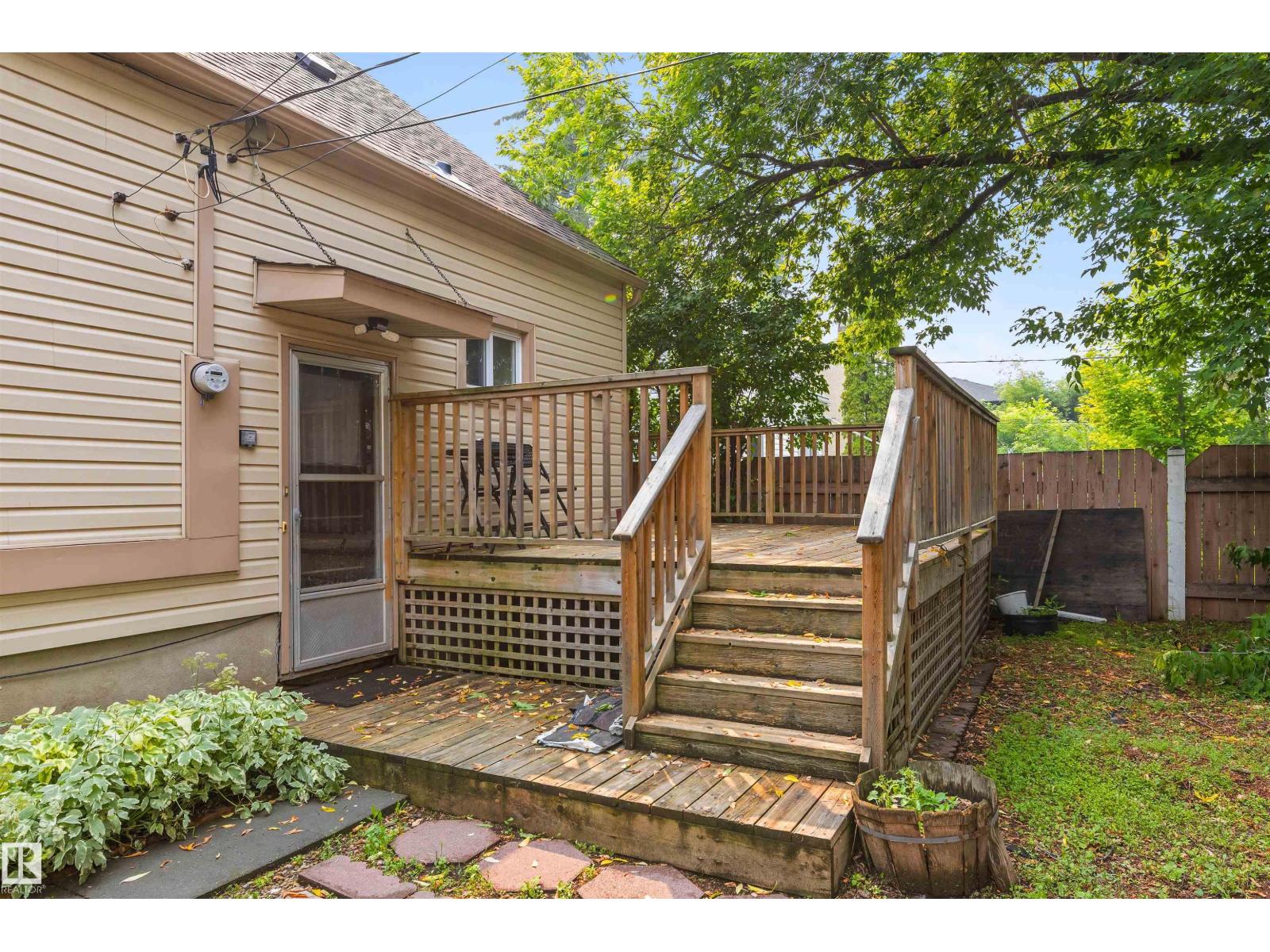 11230 75 AV NW - 39
