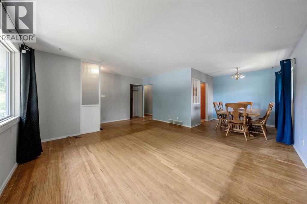 1032 89 Avenue SW - 5