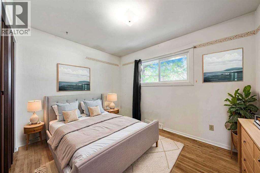 1032 89 Avenue SW - 10