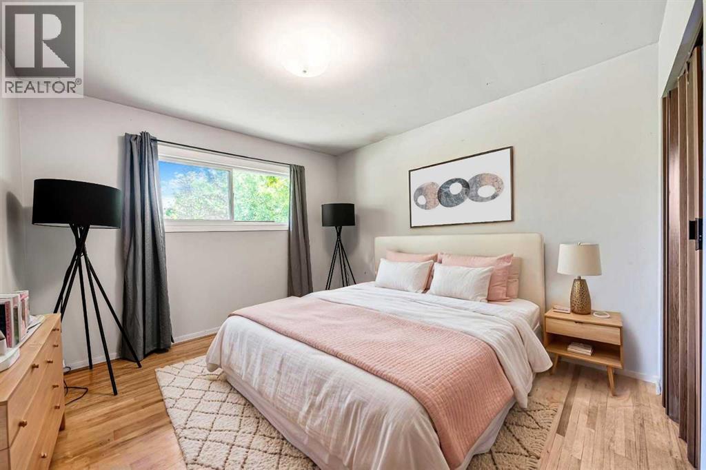 1032 89 Avenue SW - 14