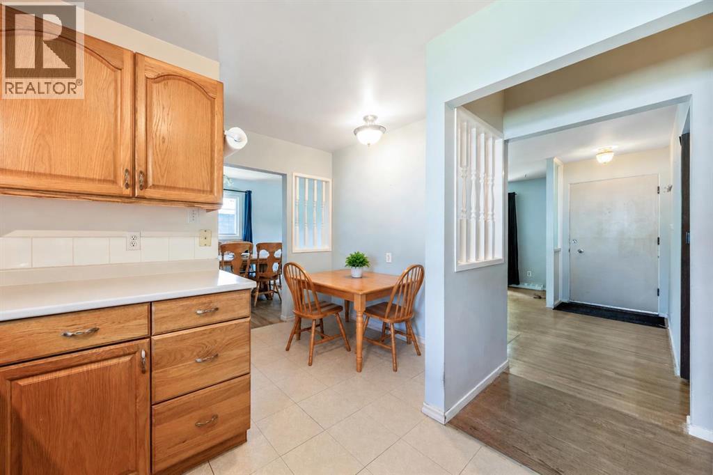 1032 89 Avenue SW - 9