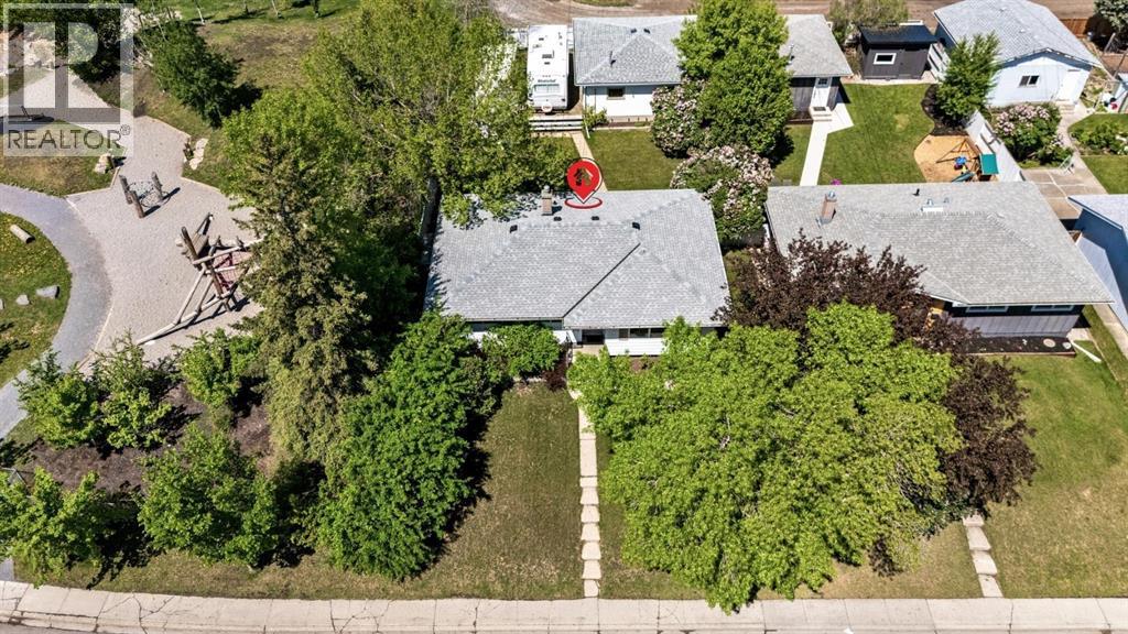 1032 89 Avenue SW - 25