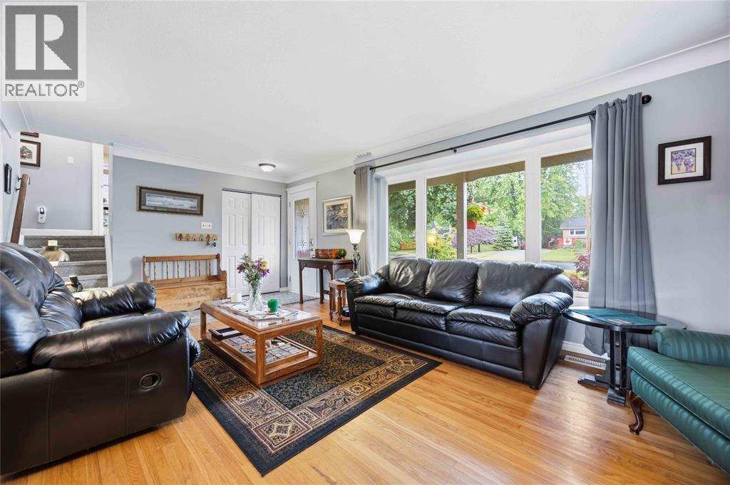 1134 Gurd STREET - 6