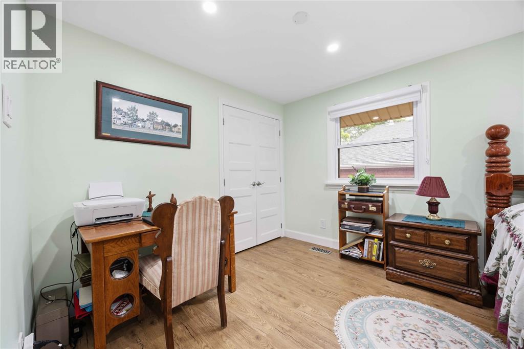 1134 Gurd STREET - 22