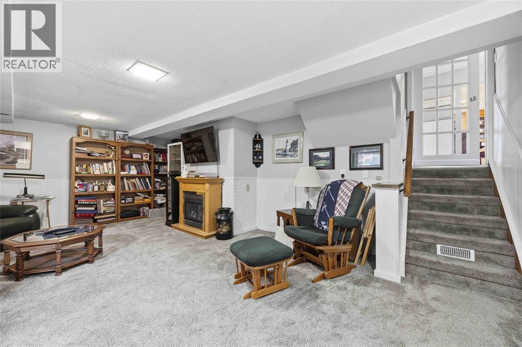 1134 Gurd STREET - 27