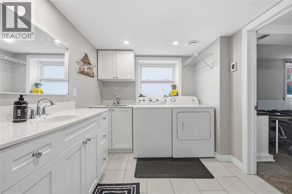 1134 Gurd STREET - 34