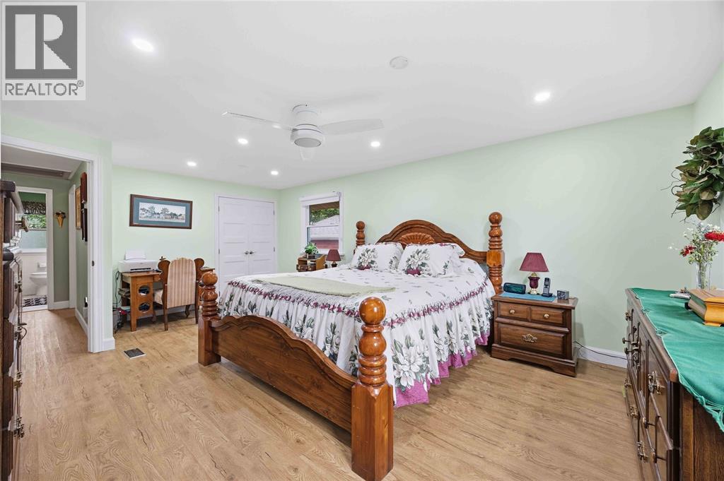 1134 Gurd STREET - 19