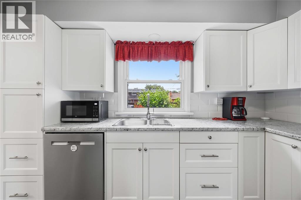 1134 Gurd STREET - 13