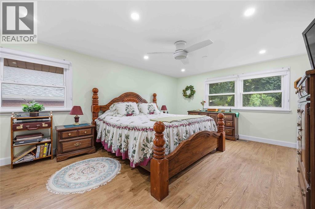 1134 Gurd STREET - 18