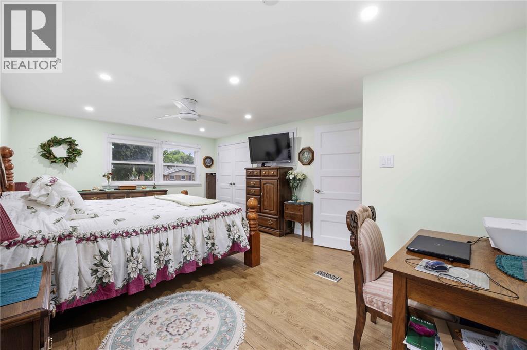1134 Gurd STREET - 20