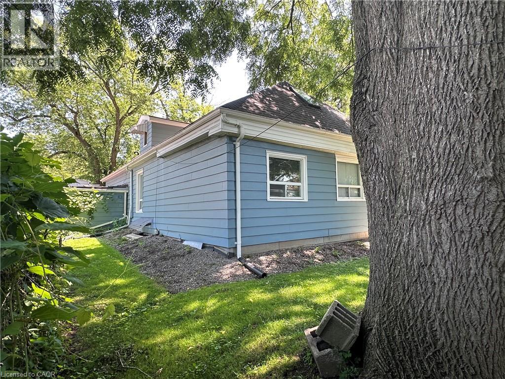 9 NORFOLK Street N - 2