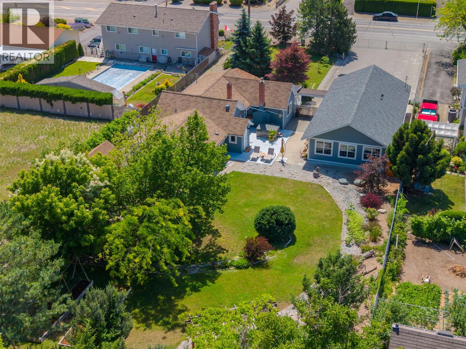 860 Fairview Road - 6