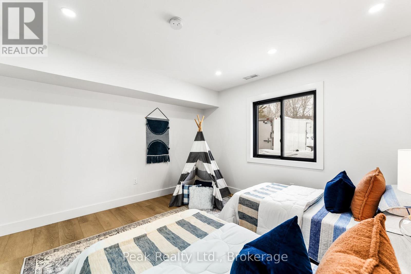 5 MCGILL DRIVE - 36