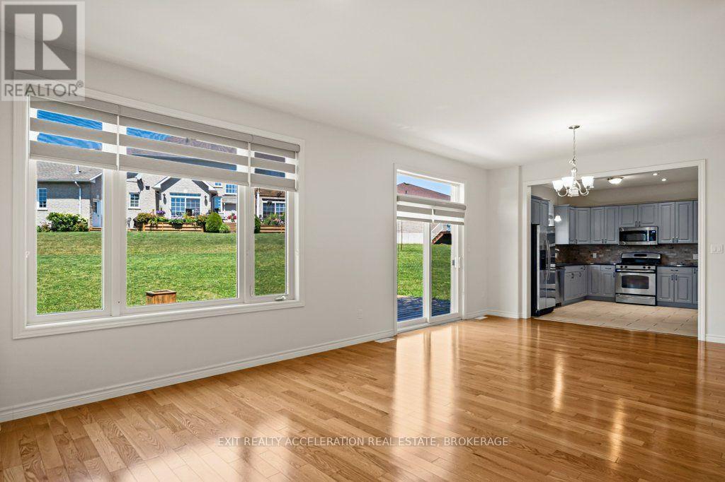 14 ASHWOOD CRESCENT - 10