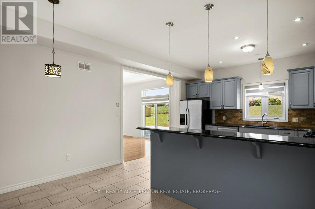 14 ASHWOOD CRESCENT - 15