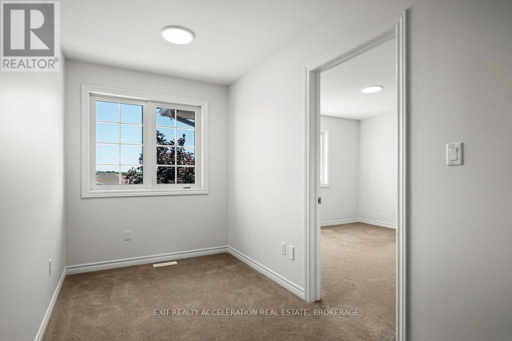 14 ASHWOOD CRESCENT - 22