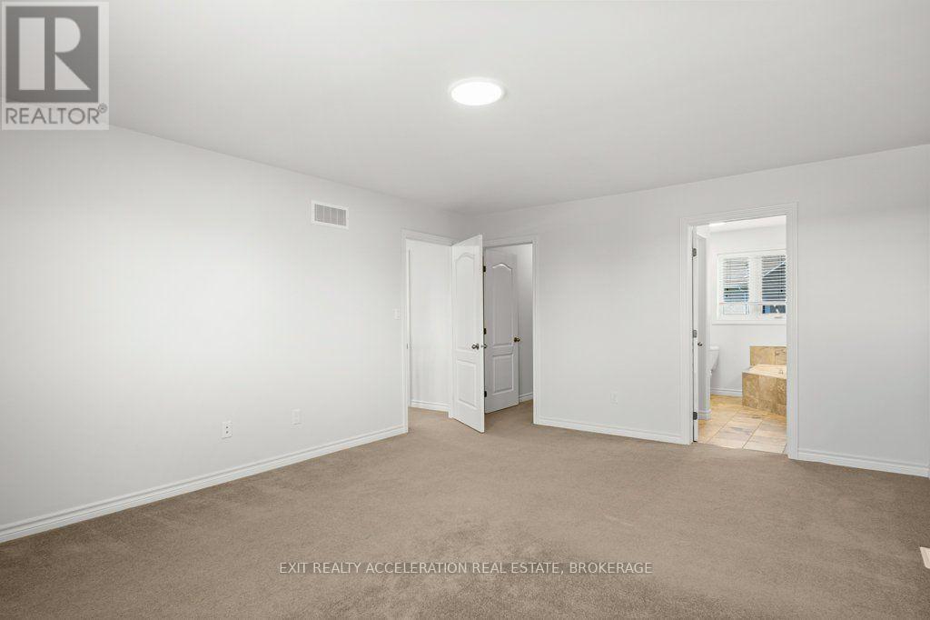 14 ASHWOOD CRESCENT - 24
