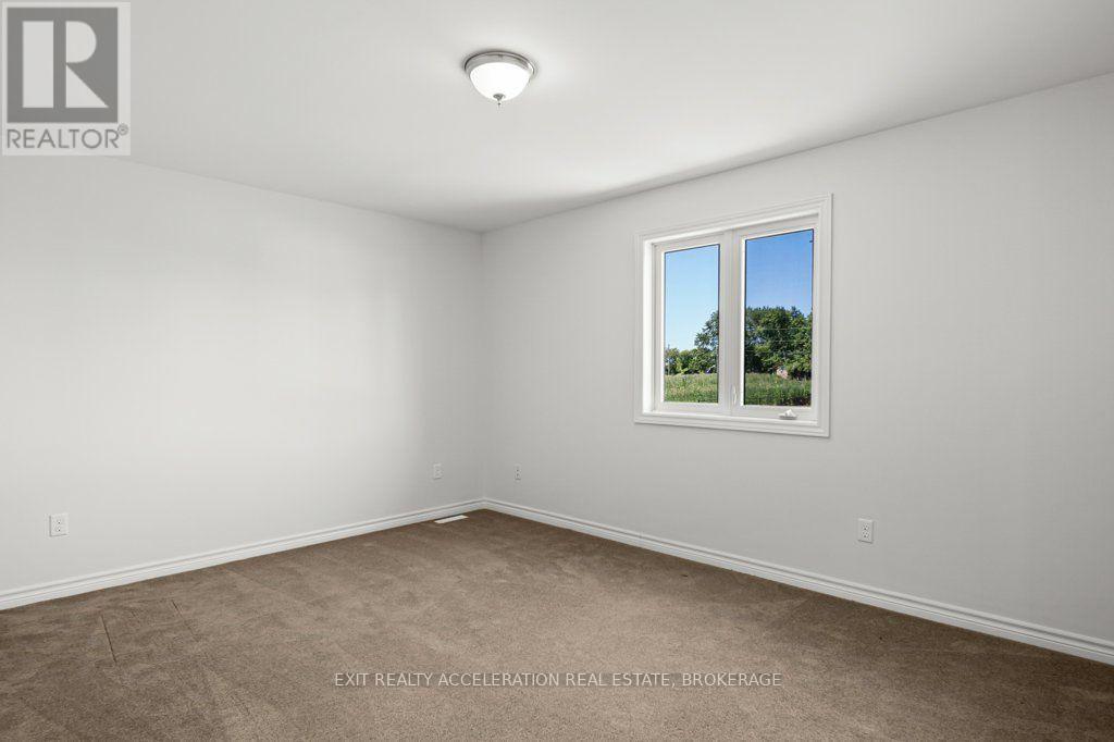 14 ASHWOOD CRESCENT - 27