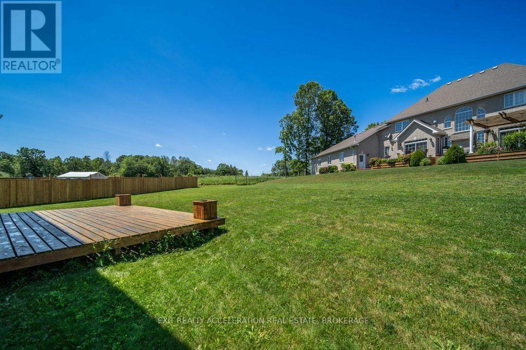 14 ASHWOOD CRESCENT - 38