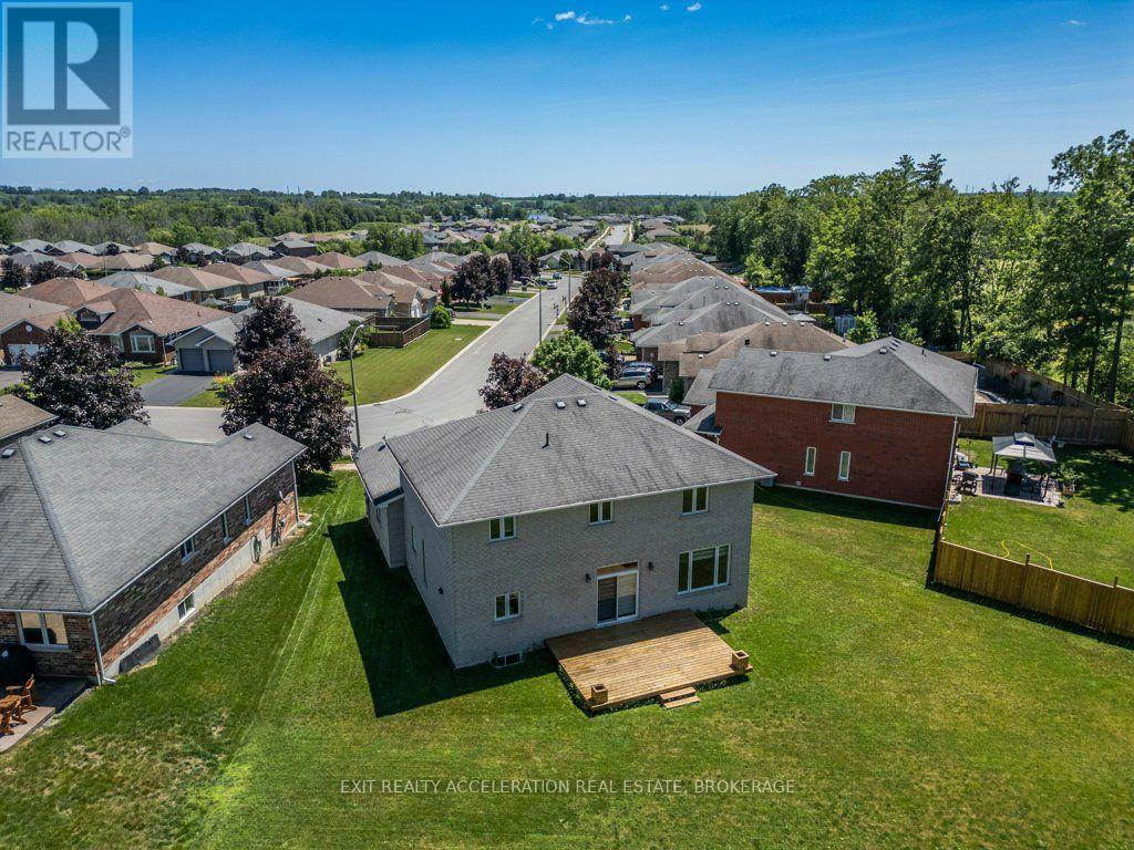 14 ASHWOOD CRESCENT - 41