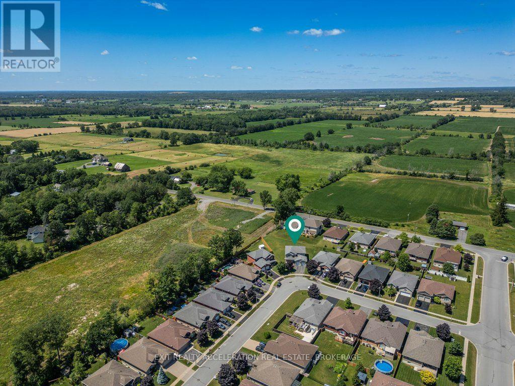 14 ASHWOOD CRESCENT - 42
