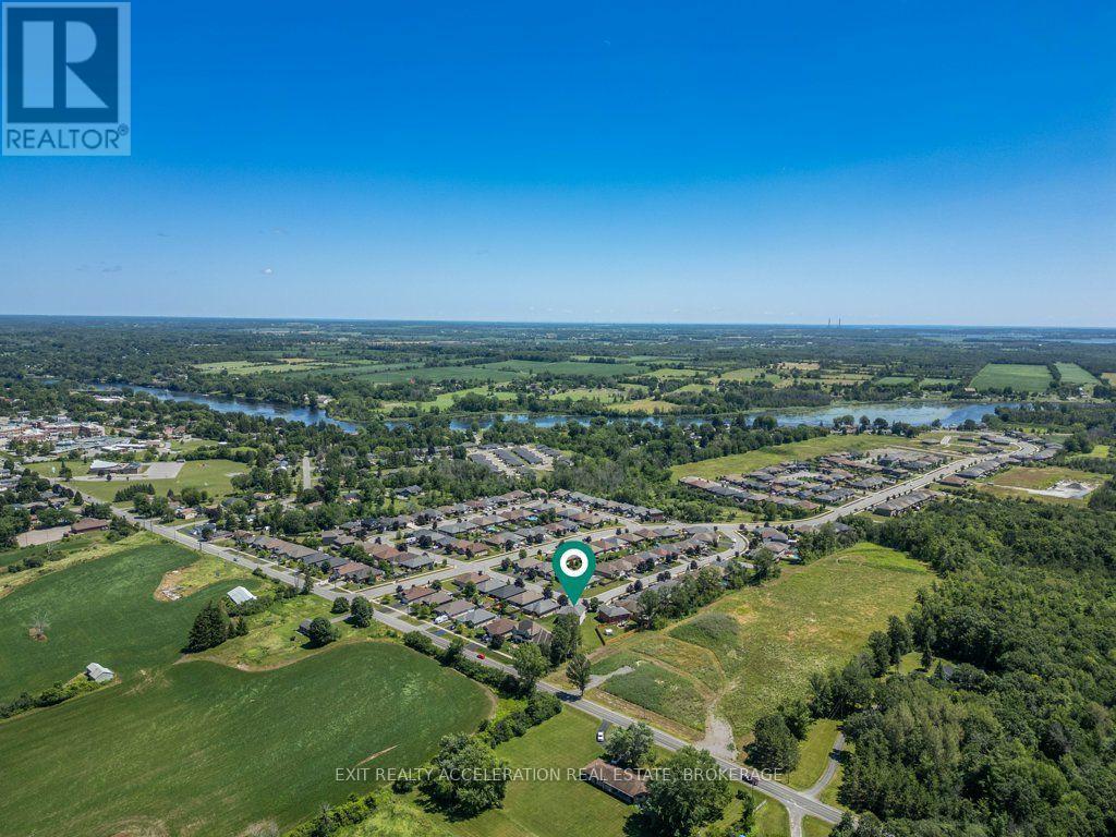 14 ASHWOOD CRESCENT - 43