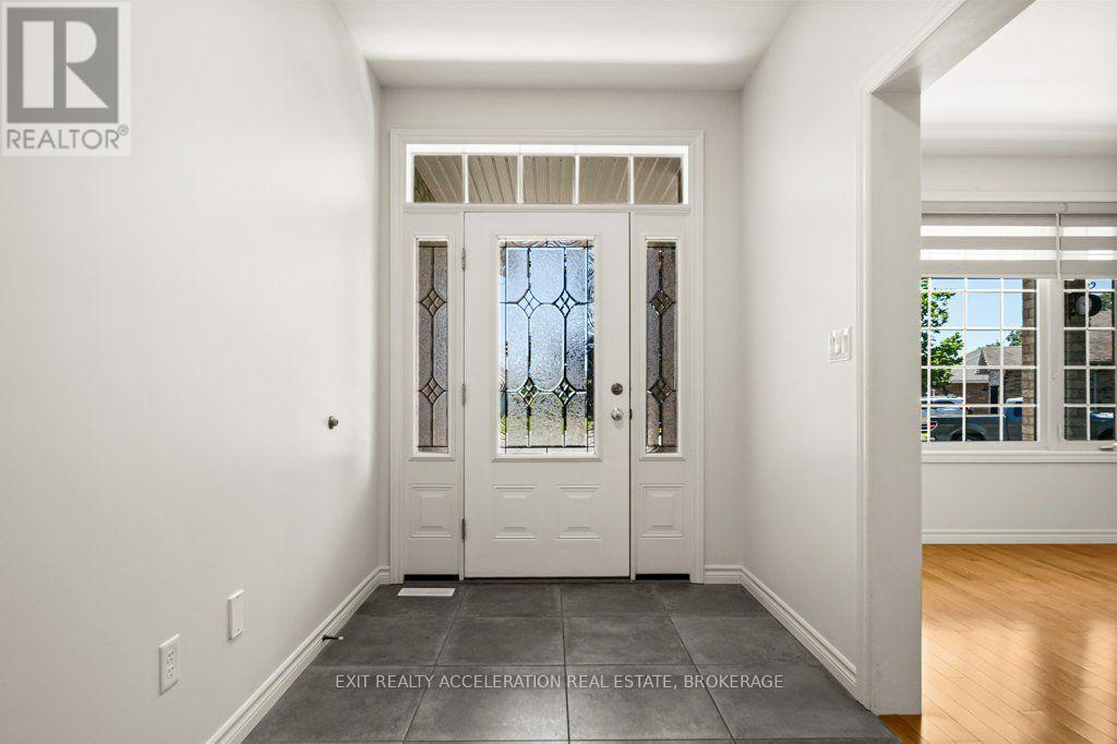 14 ASHWOOD CRESCENT - 5