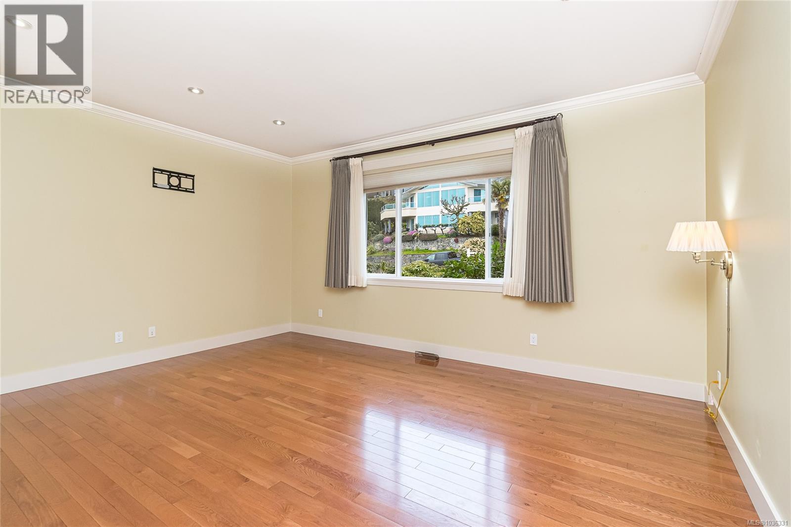 3387 Haida Dr - 23