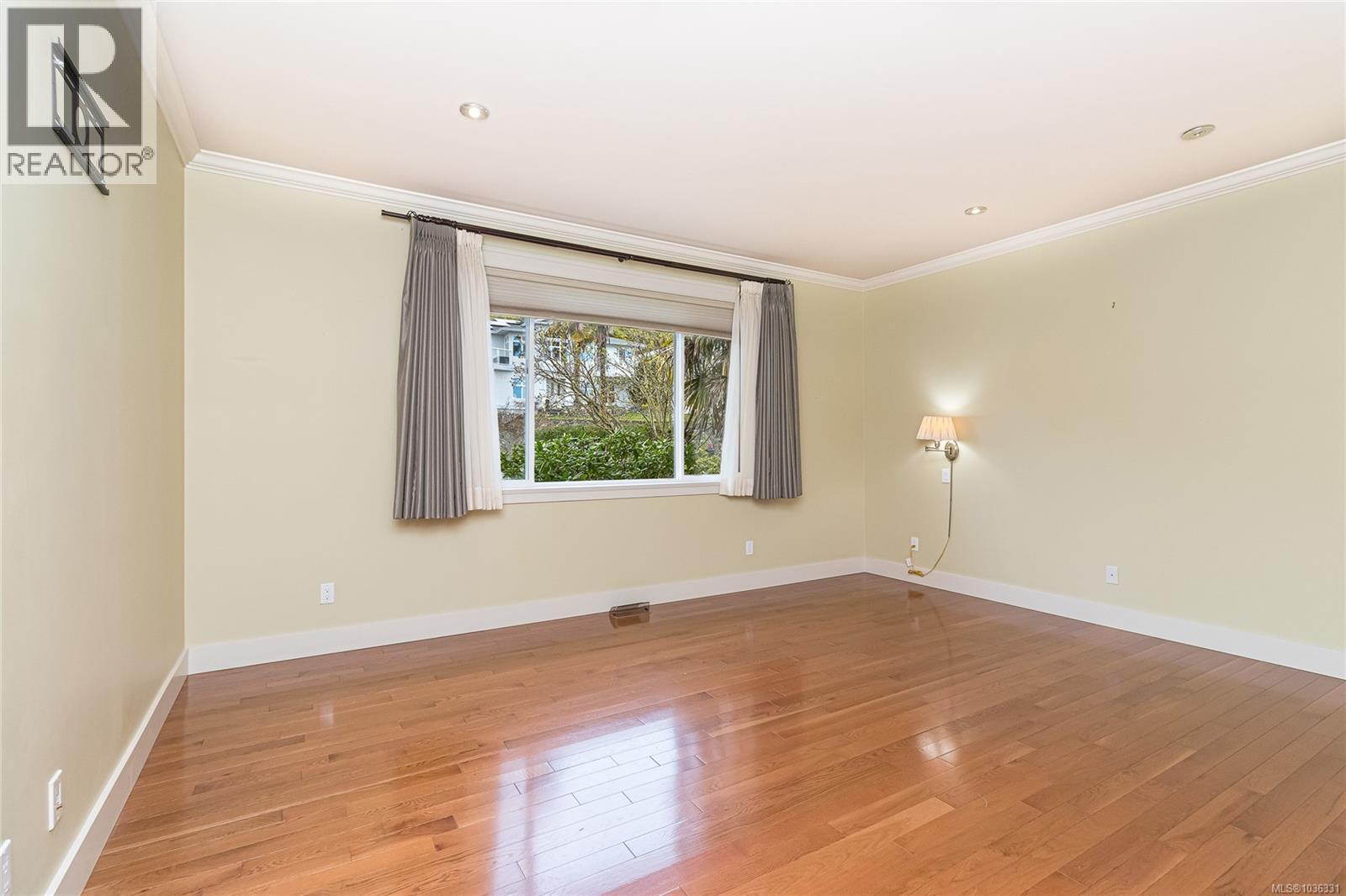 3387 Haida Dr - Image 24