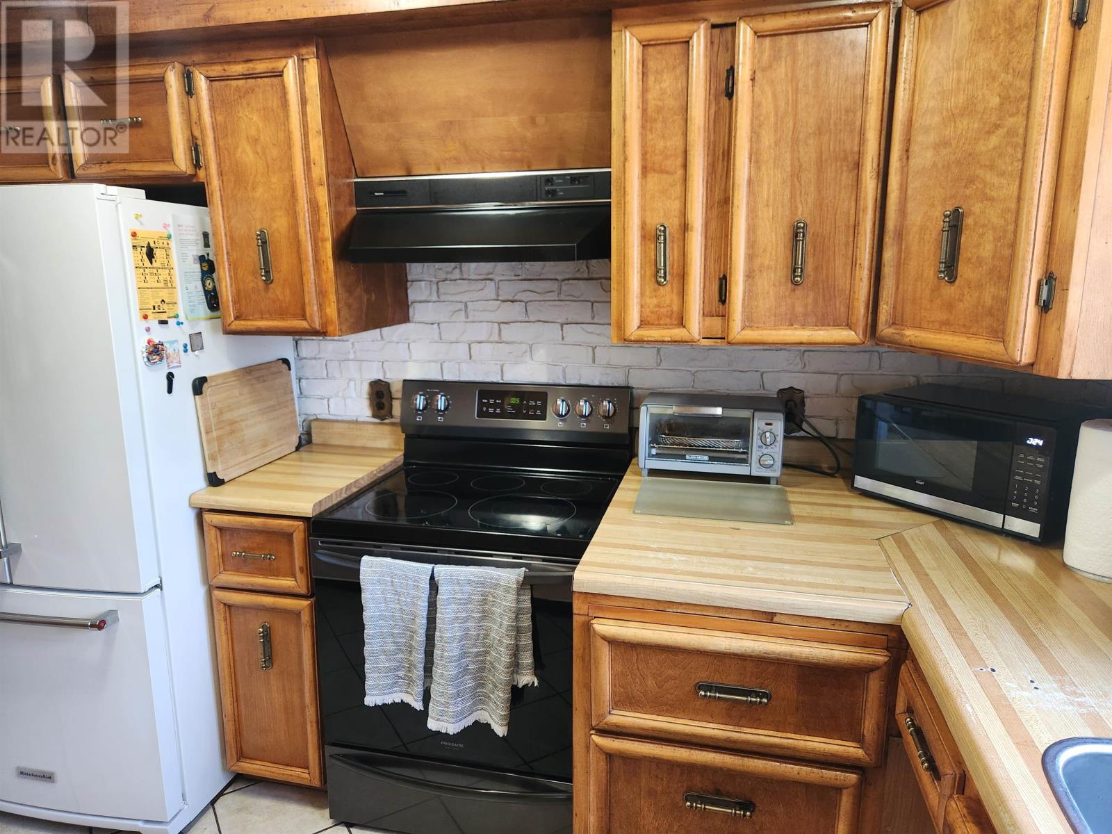 900 Mary ST W - 9