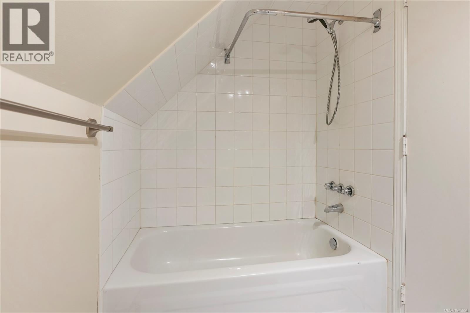 5470 Alderley Rd - 43