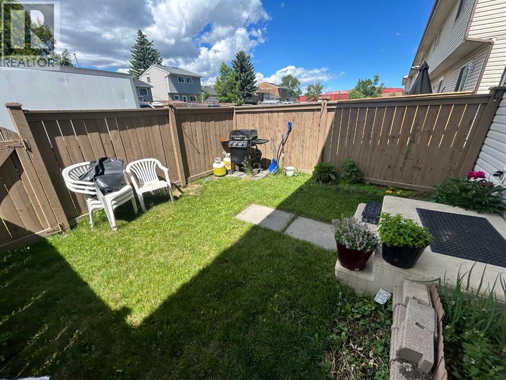 #161 20 Falbury Crescent NE - 4