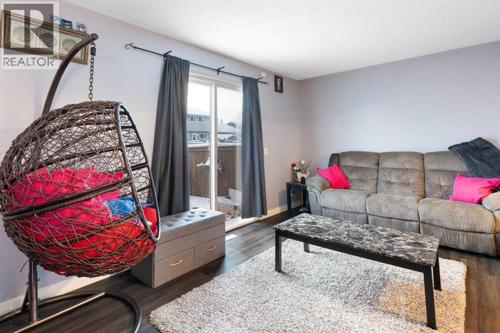 #161 20 Falbury Crescent NE - 12