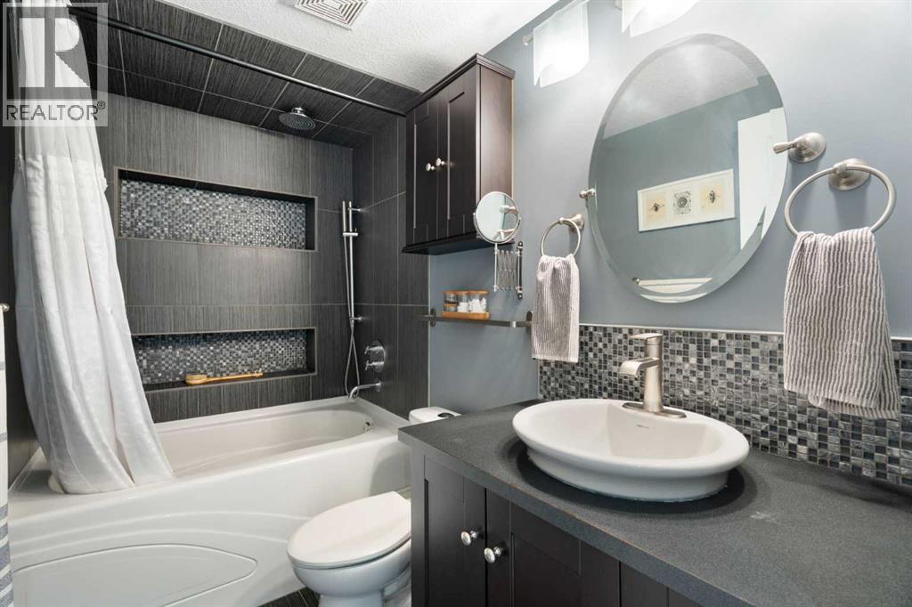 #90 330 Canterbury Drive SW - Image 18