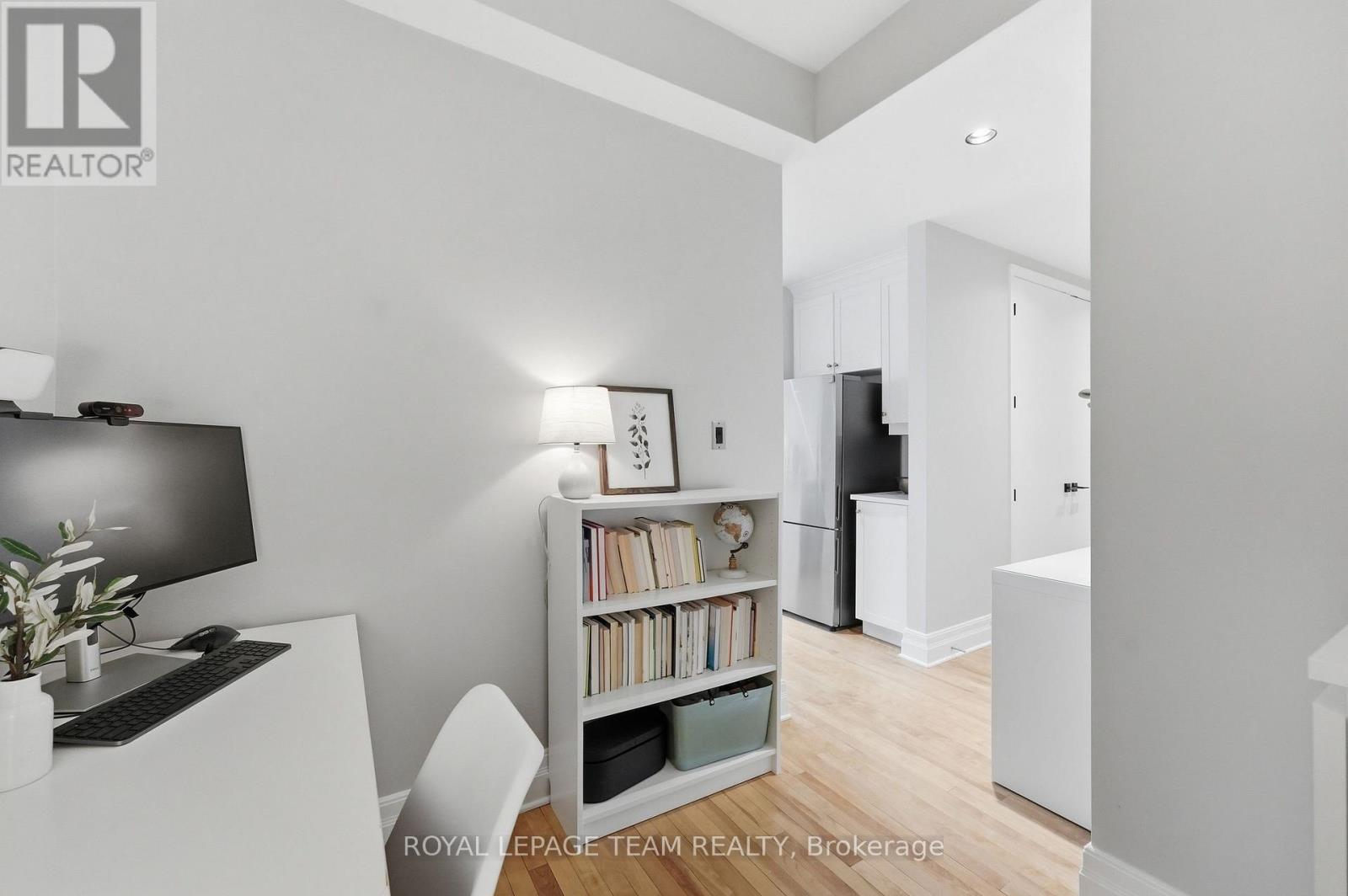 #301 330 LORETTA AVENUE S - 8
