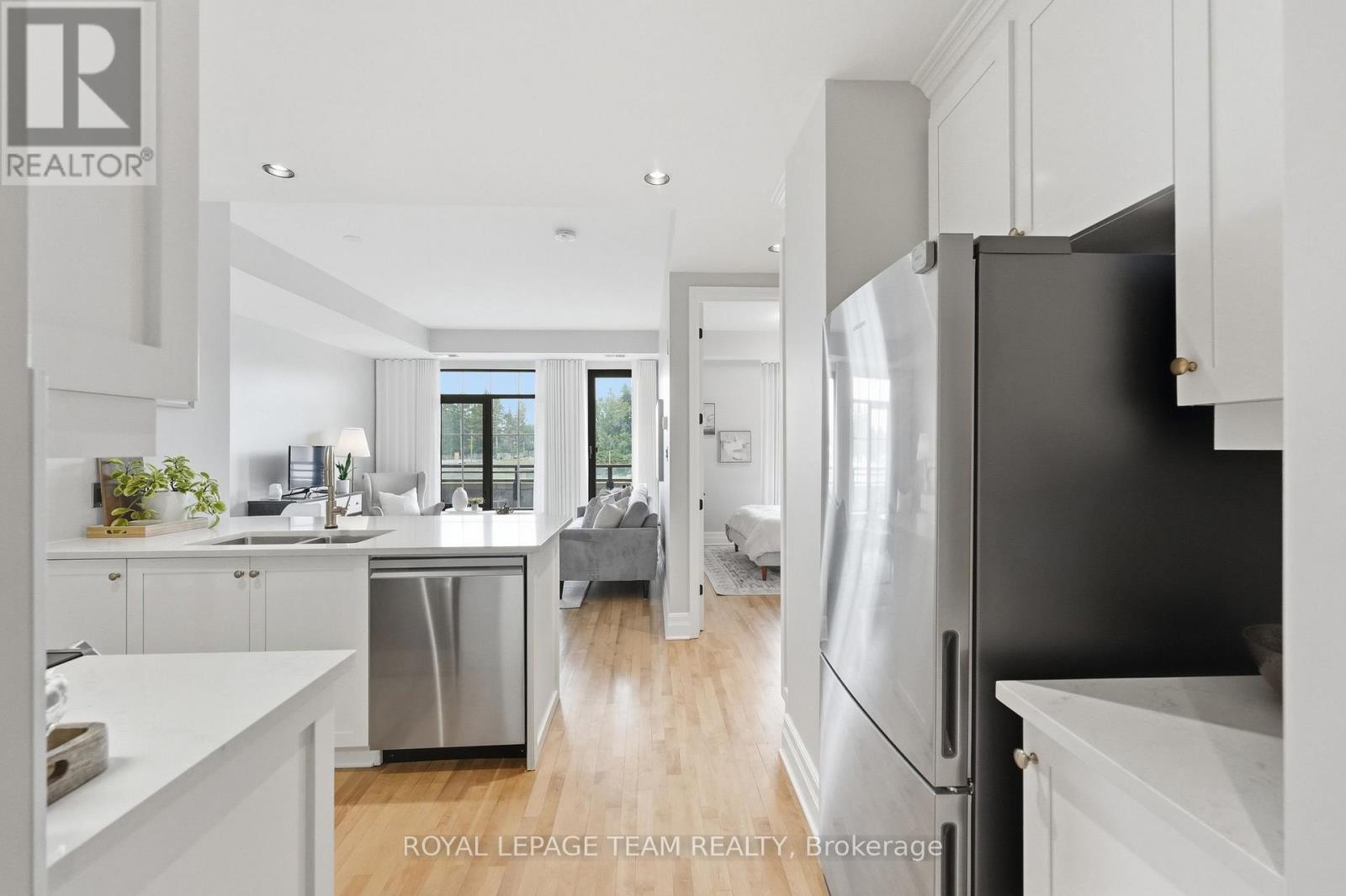 #301 330 LORETTA AVENUE S - 9