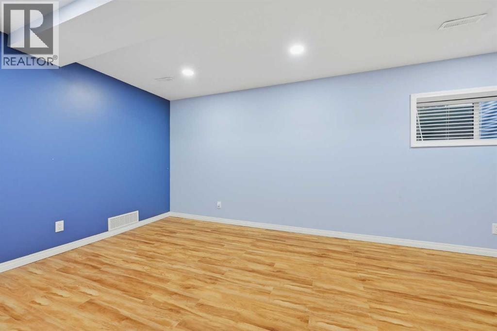 124 Everridge Gardens SW - 23