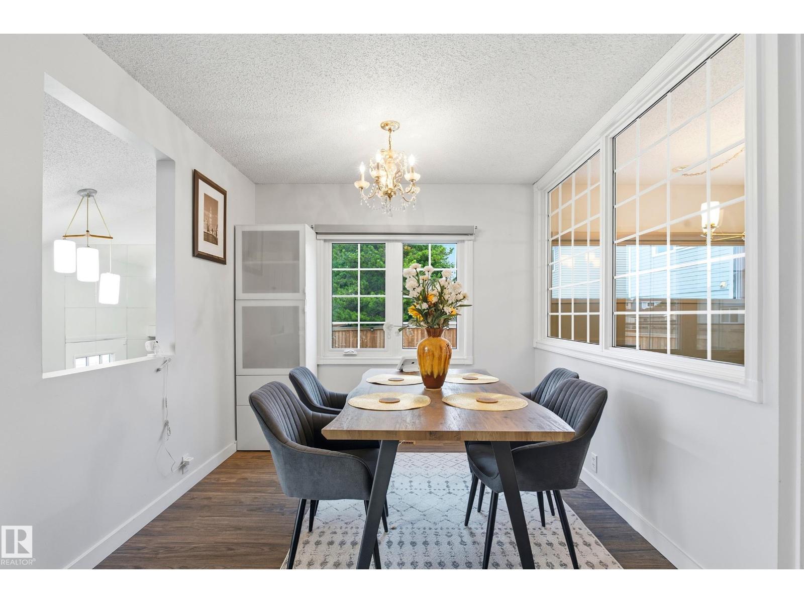 5303 21 AV NW - 28