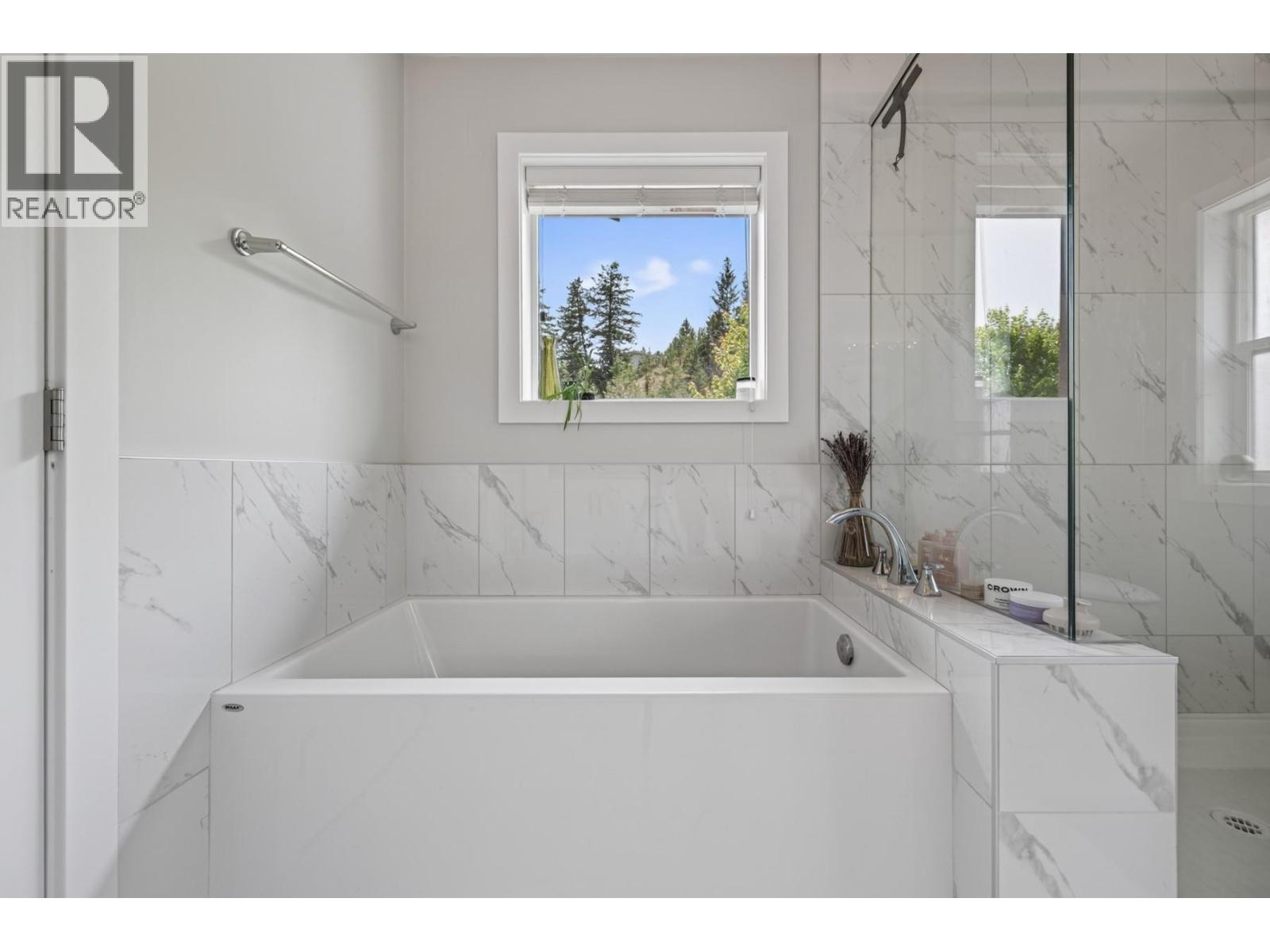 #101 580 Sedona Drive - 27