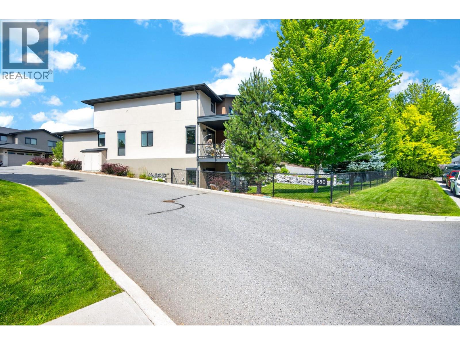 #101 580 Sedona Drive - 44