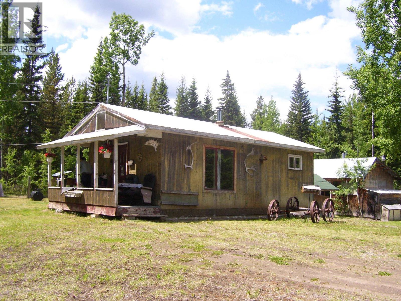 568 YETTA ROAD - 1