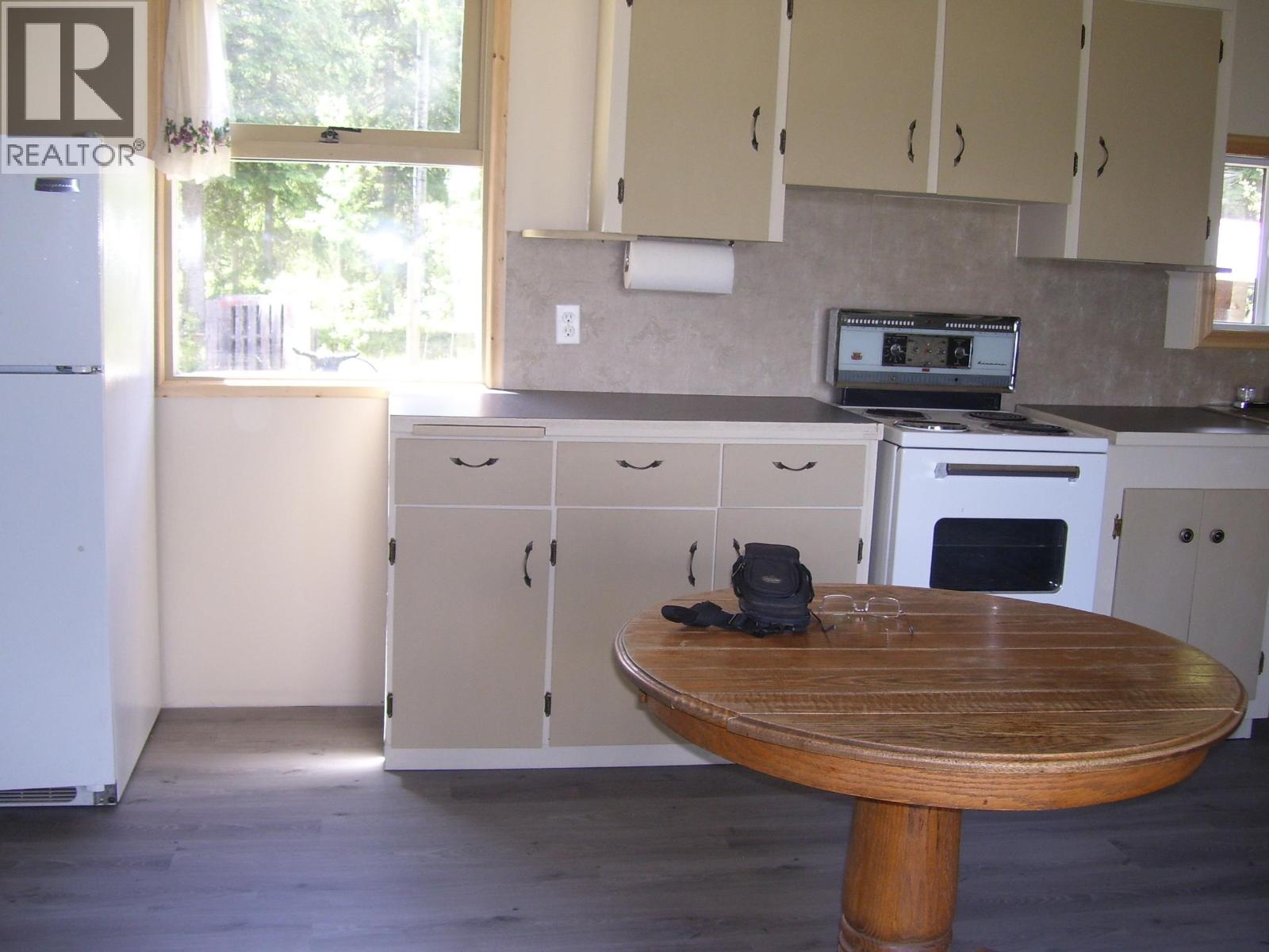 568 YETTA ROAD - 13